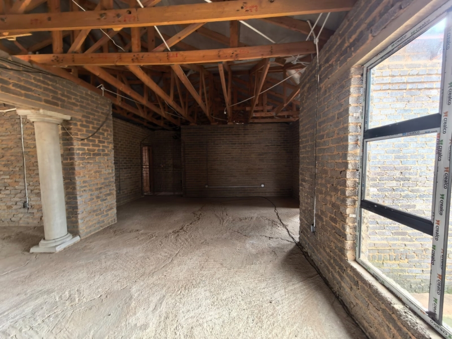 5 Bedroom Property for Sale in Parys Free State